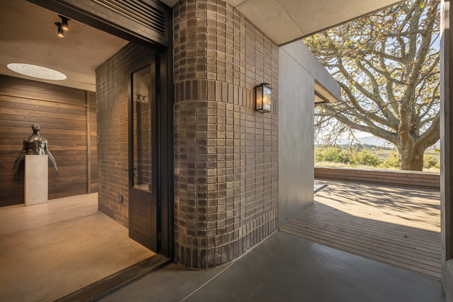Onyx Architects and Interior Design Studio in Cape Town, Moya Meaker Winery
